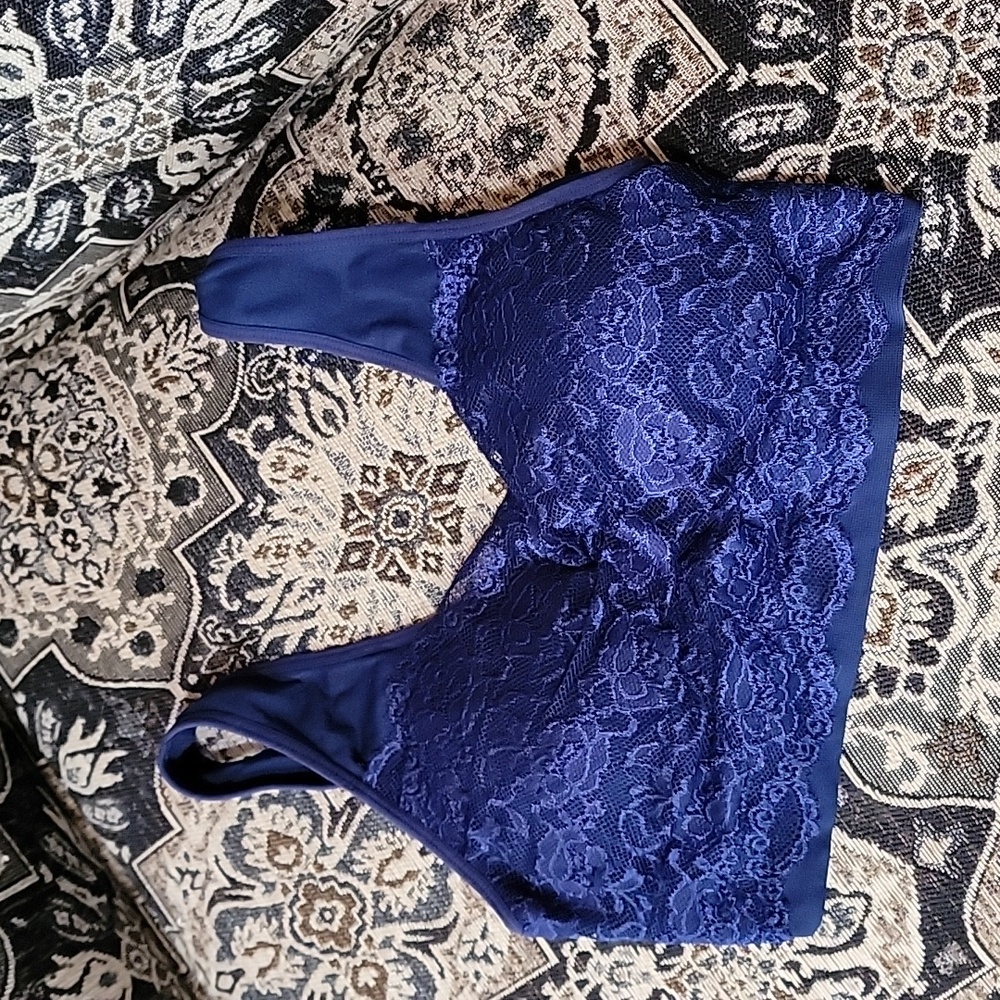 L/XL Zenana Bralette